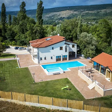 Perinusa Villa *