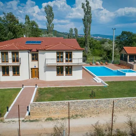 Perinusa Villa